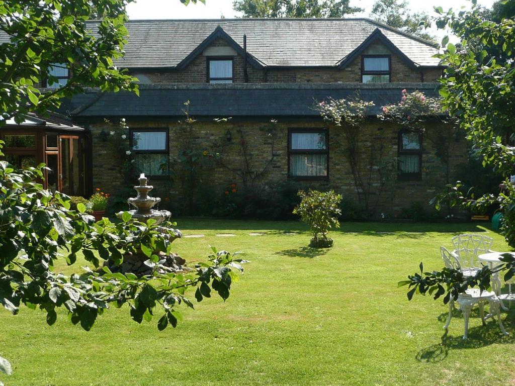 Cottage Guest House Hillingdon Exterior photo